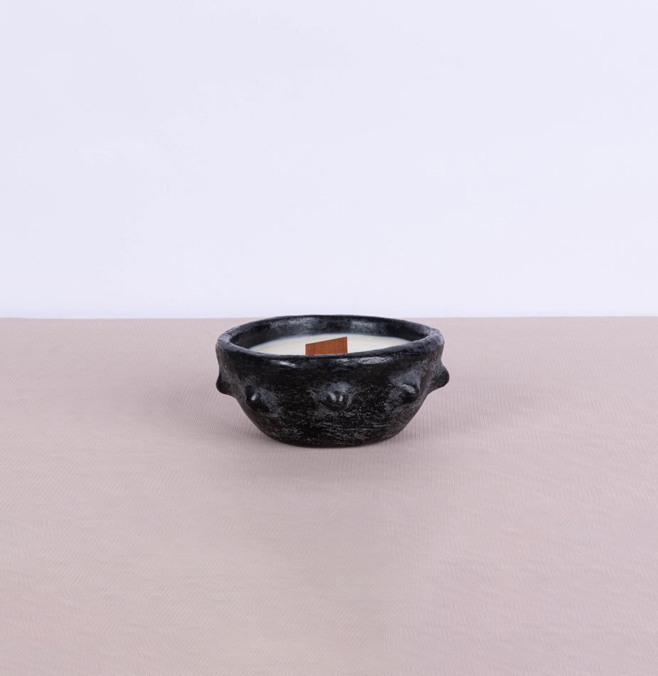 Small black Sejnane candle with textured surface 7 - Fastoun