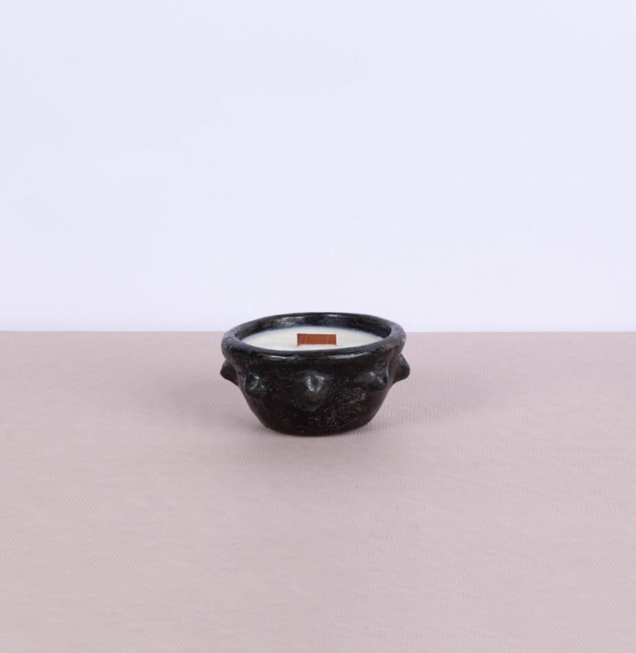 Small black Sejnane candle with textured surface3 - Fastoun