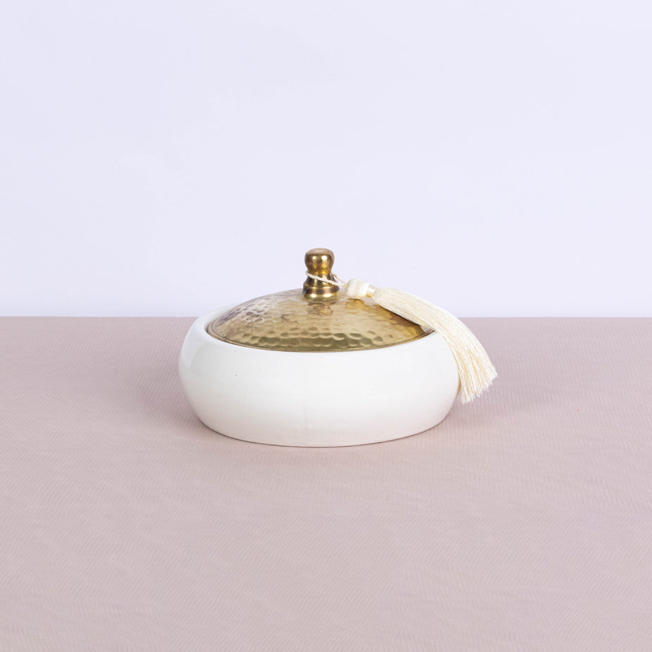 Gold Tasseled Ceramic candle - Fastoun
