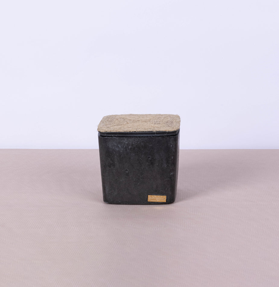 Large square black concrete box with vegetal rope lid - Fastoun