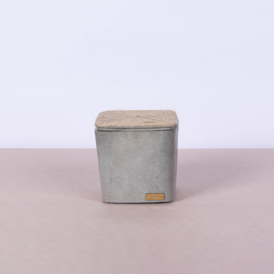 Square concrete box with vegetal rope lid - Fastoun