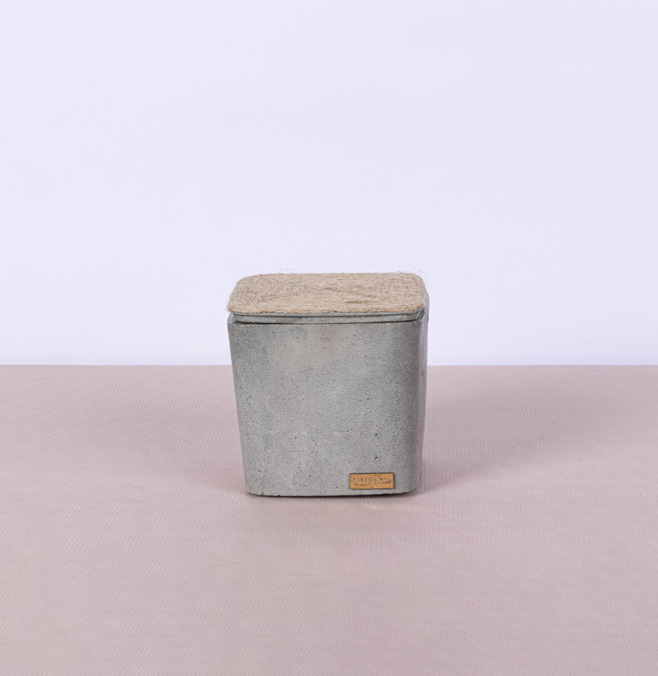 Square concrete box with vegetal rope lid - Fastoun