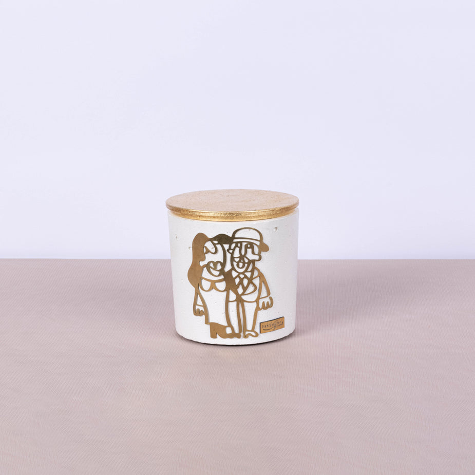 Large round white concrete box with graffiti in copper and gold leaf lid - Fastoun