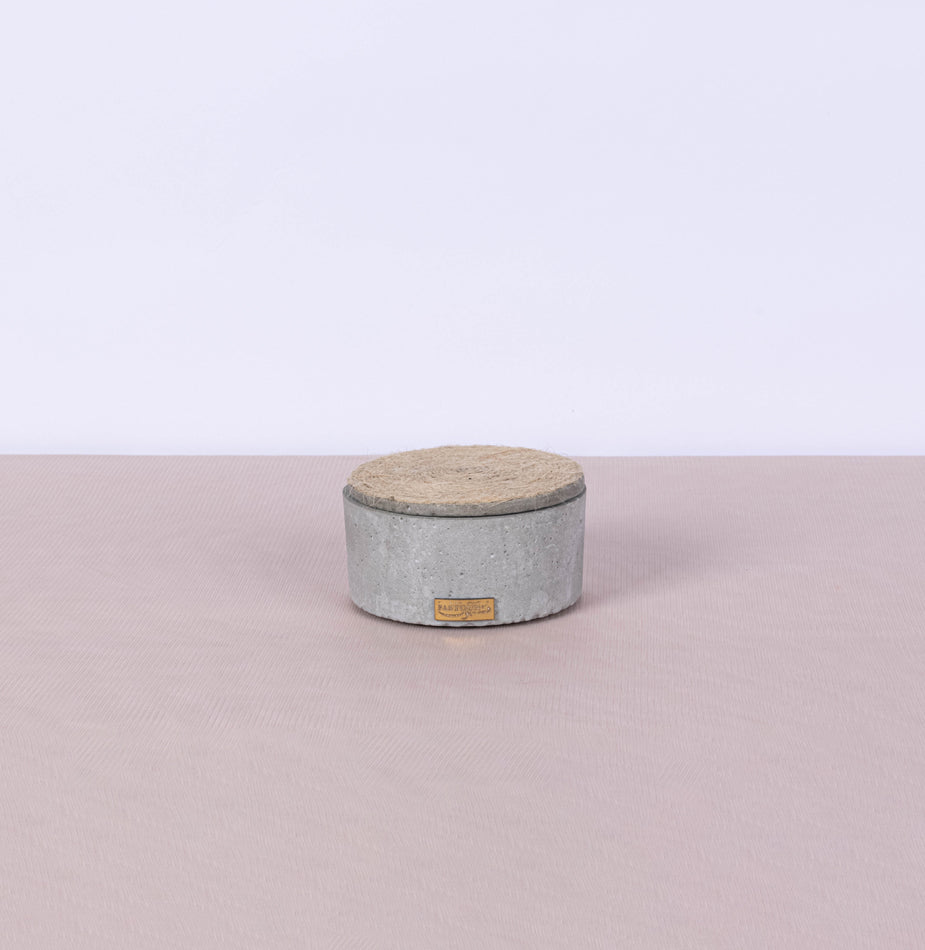 Small Round concrete box with vegetal rope lid - Fastoun