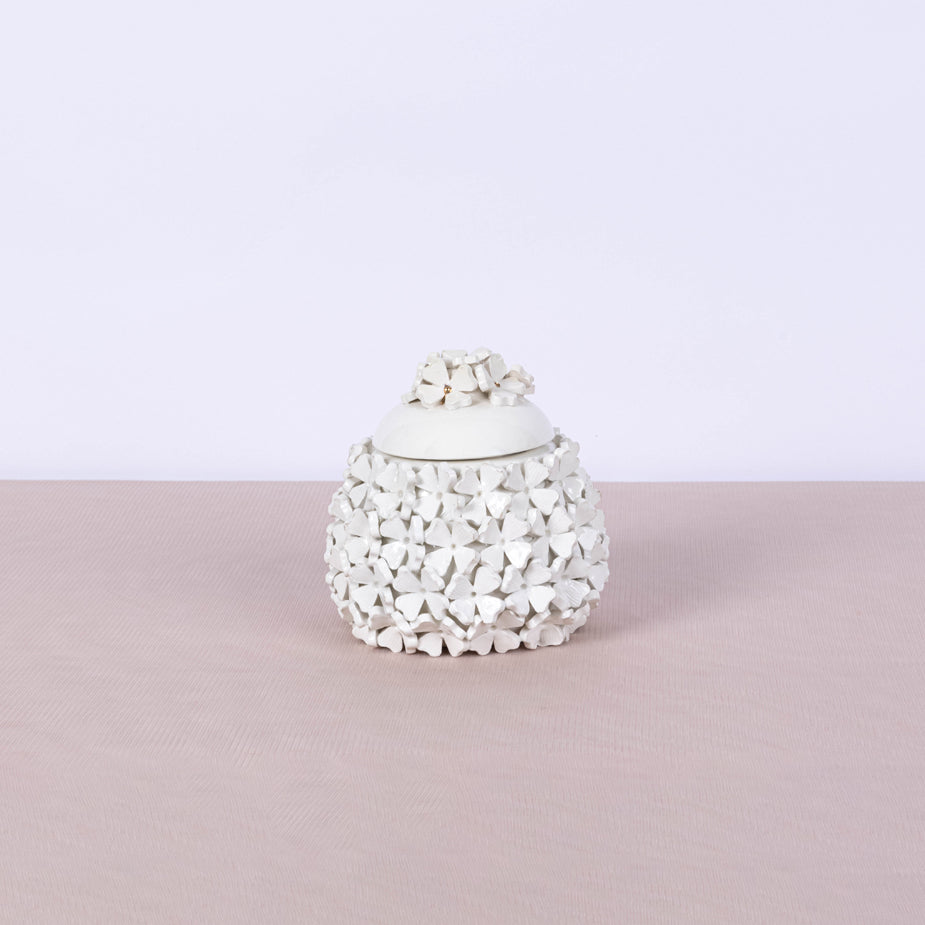 White Flower Ceramic Bonbonniere Candle - Fastoun