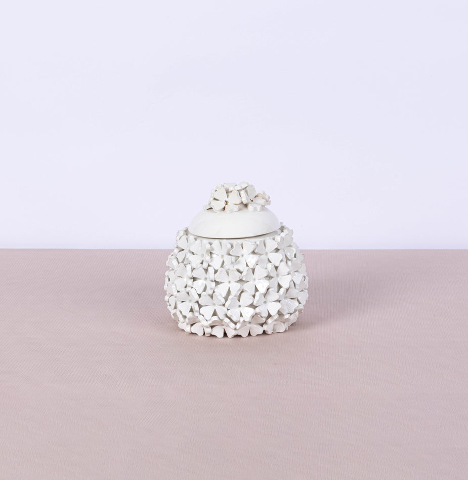 White Flower Ceramic Bonbonniere Candle - Fastoun